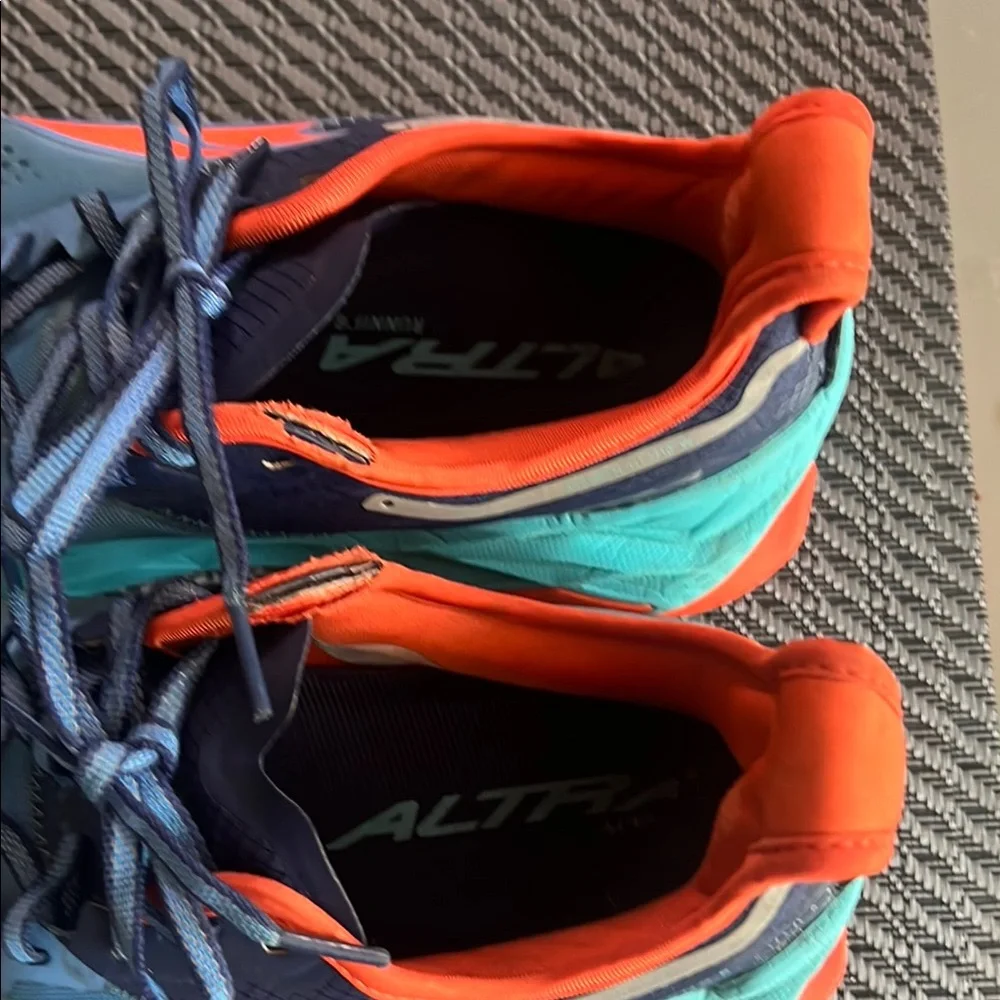 Men’s Altra Olympus 5 Trail Running Shoe - Picture 7 of 11